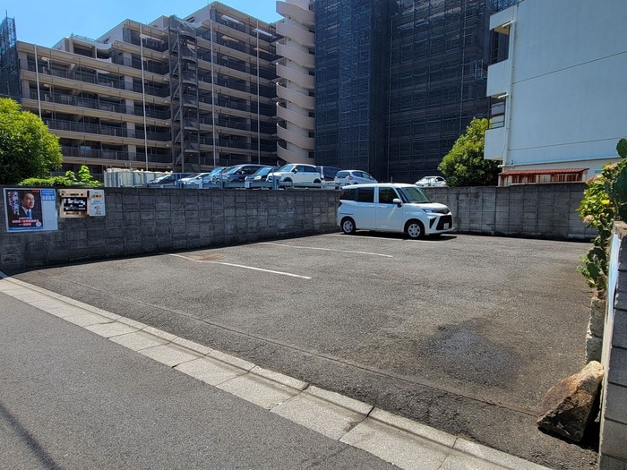 駐車場 白百合ハウス