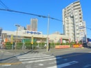 ケイヨーデイツー(電気量販店/ホームセンター)まで384m 白百合ハウス
