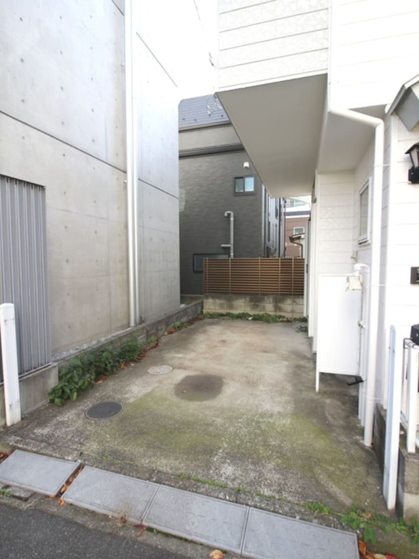 駐車場 テラスハウス石井