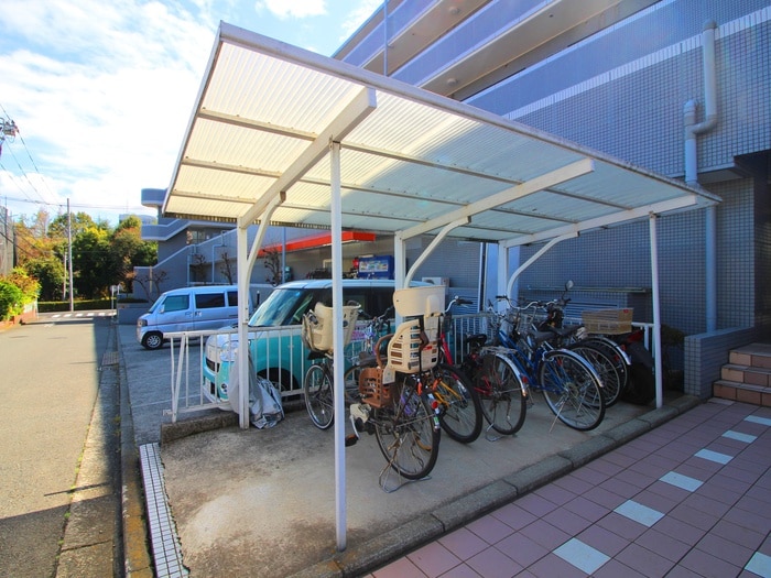 駐輪場 サンプラザ荏田