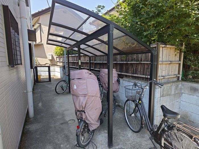 駐輪場 カナスギハウス