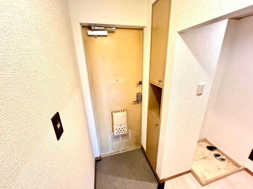 玄関 ロイヤルエステート山田