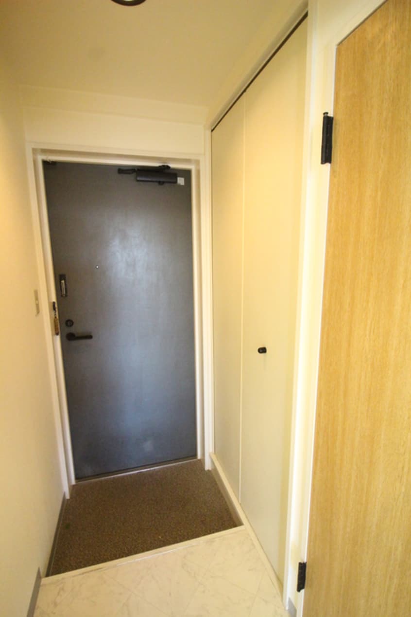 玄関 ピアレジアオヤマV