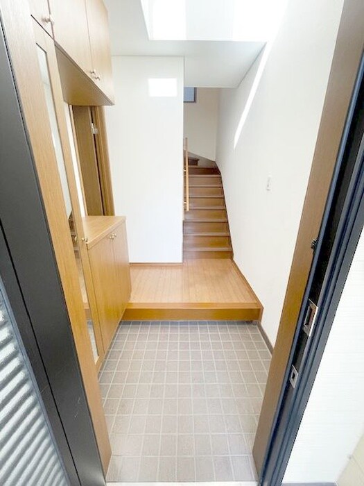 玄関 緑区太田窪1丁目戸建