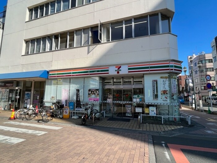 セブンイレブン新所沢東口店(コンビニ)まで131m オレンジハウス