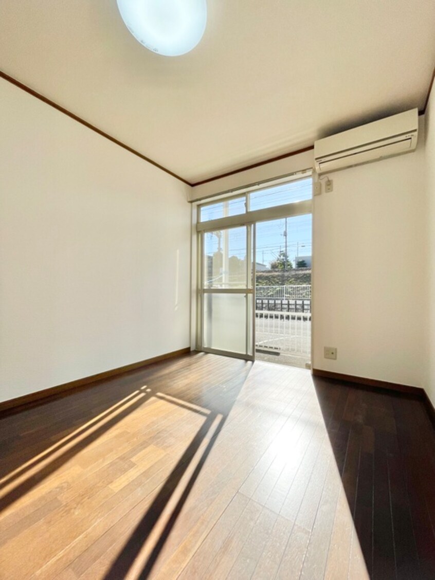 内観写真 シモンズ栗木台