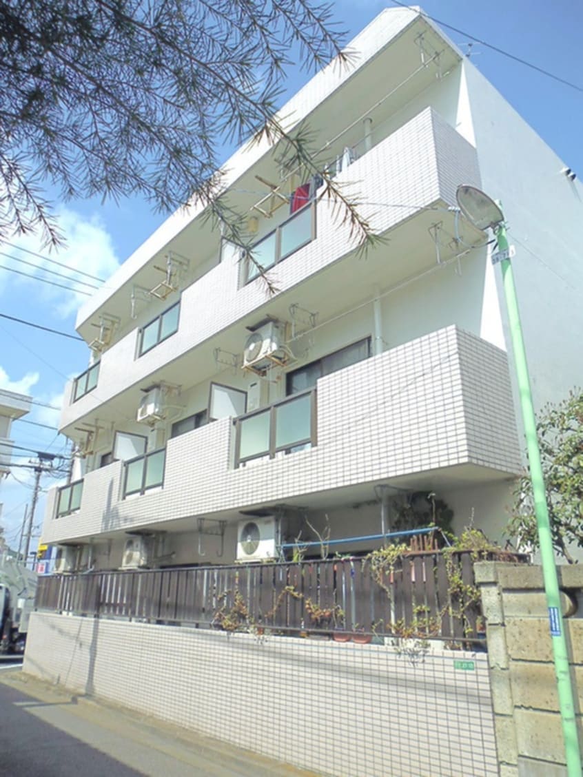 外観写真 クリスタルハイム大泉