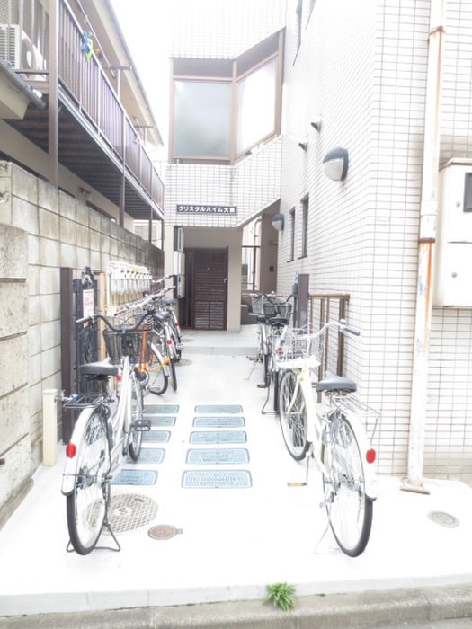 エントランス部分 クリスタルハイム大泉