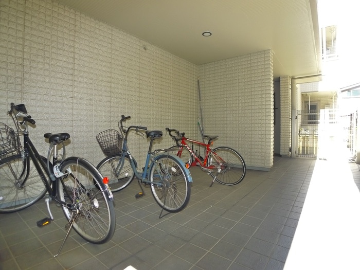 駐輪場 シャーロックホームズ