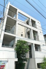 フェスティナレンテ