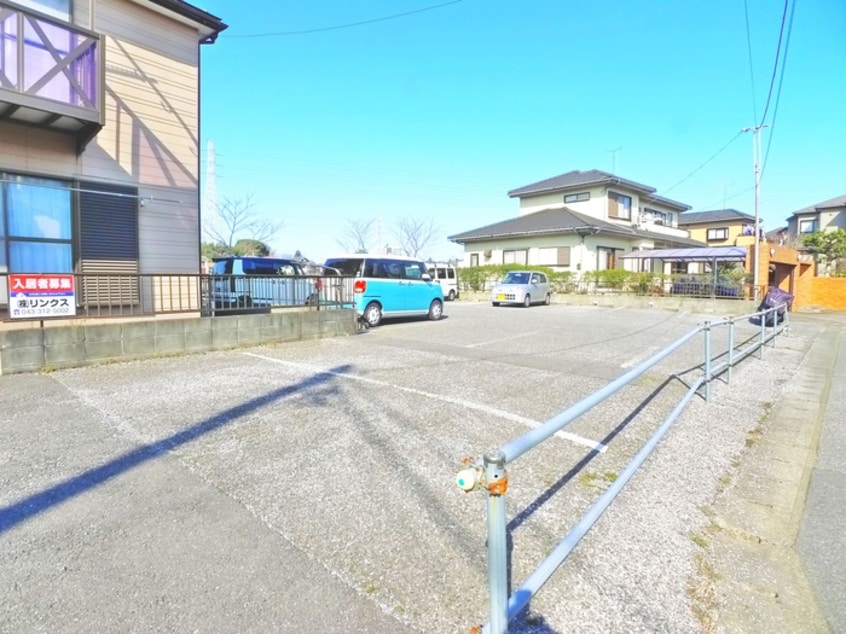 駐車場 リバ－スト－ン