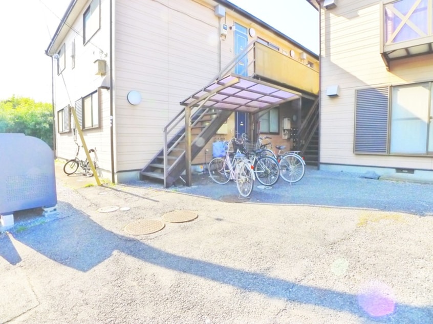 駐輪場 リバ－スト－ン