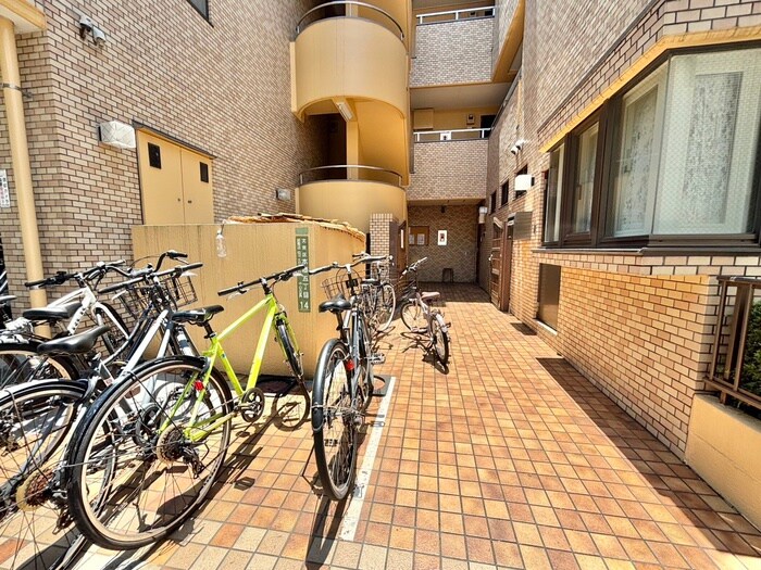 駐輪場 テラス本郷
