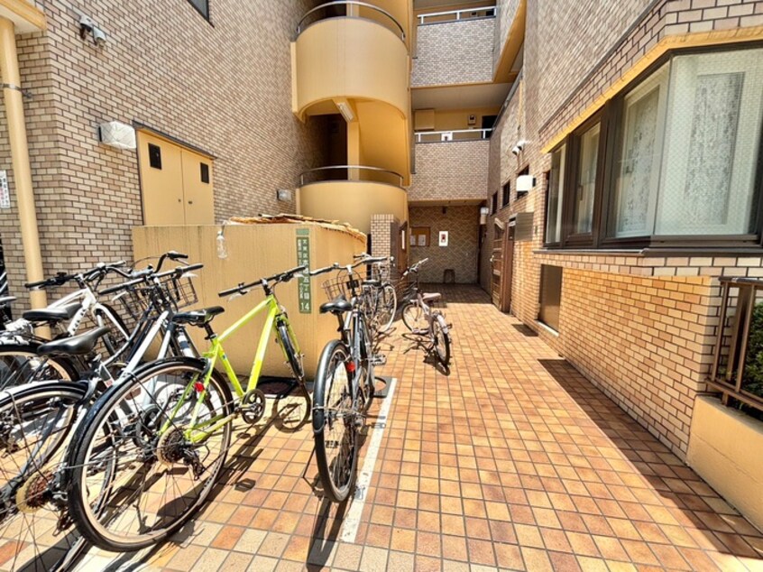 駐輪場 テラス本郷