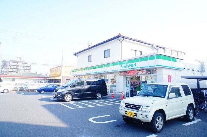 ファミリーマート相鉄さがみ野駅店(コンビニ)まで546m ハイツＢ．Ｐ