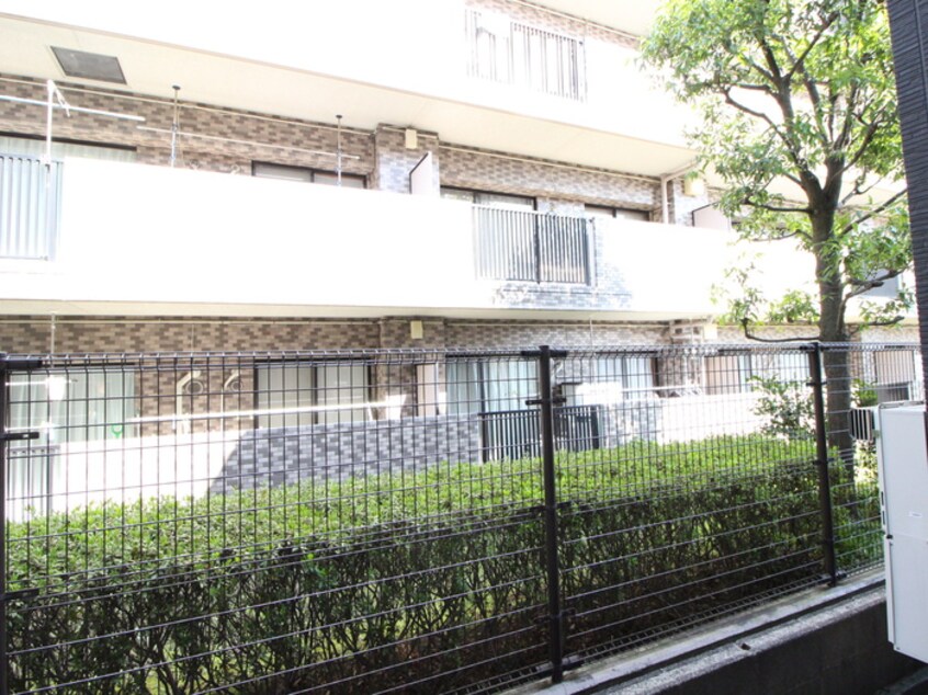 室内からの展望 ﾌﾟﾗｲﾑﾃﾗｽ小田急相模原Ⅰ　B棟