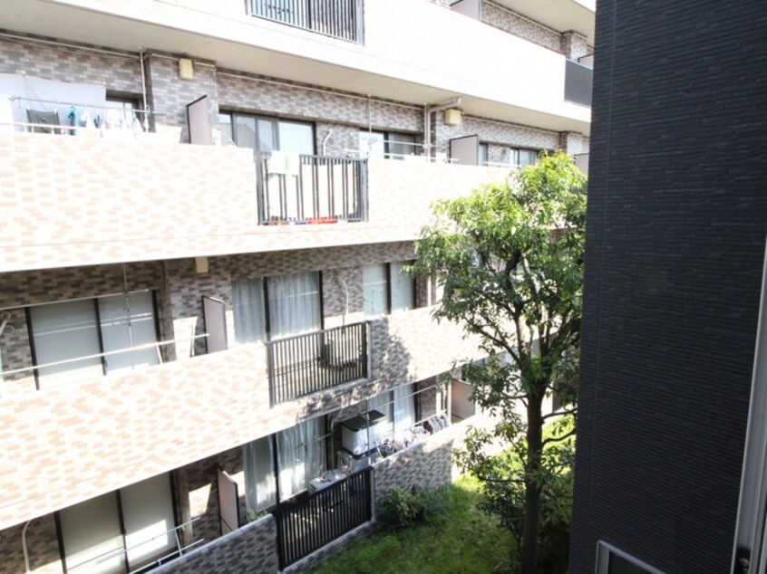 室内からの展望 ﾌﾟﾗｲﾑﾃﾗｽ小田急相模原Ⅰ　B棟
