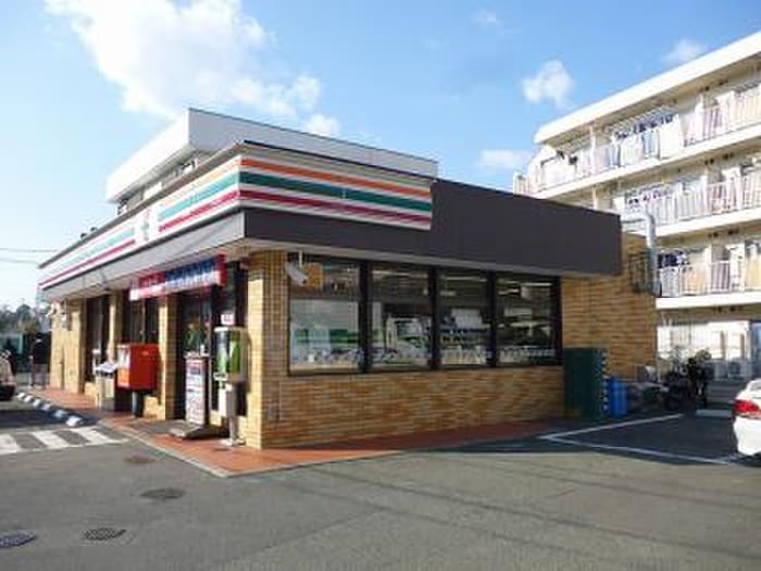 セブンイレブン 横浜保土ケ谷2丁目店(コンビニ)まで530m G・Aヒルズ保土ヶ谷A棟