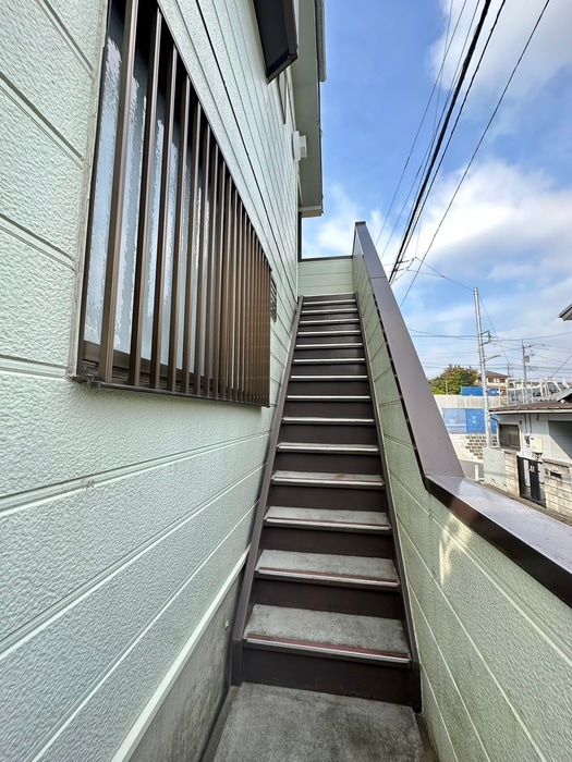 エントランス部分 ジュネス生田