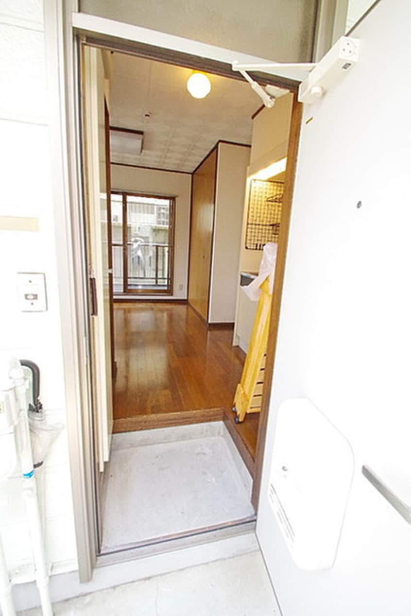 玄関 ジュネス生田