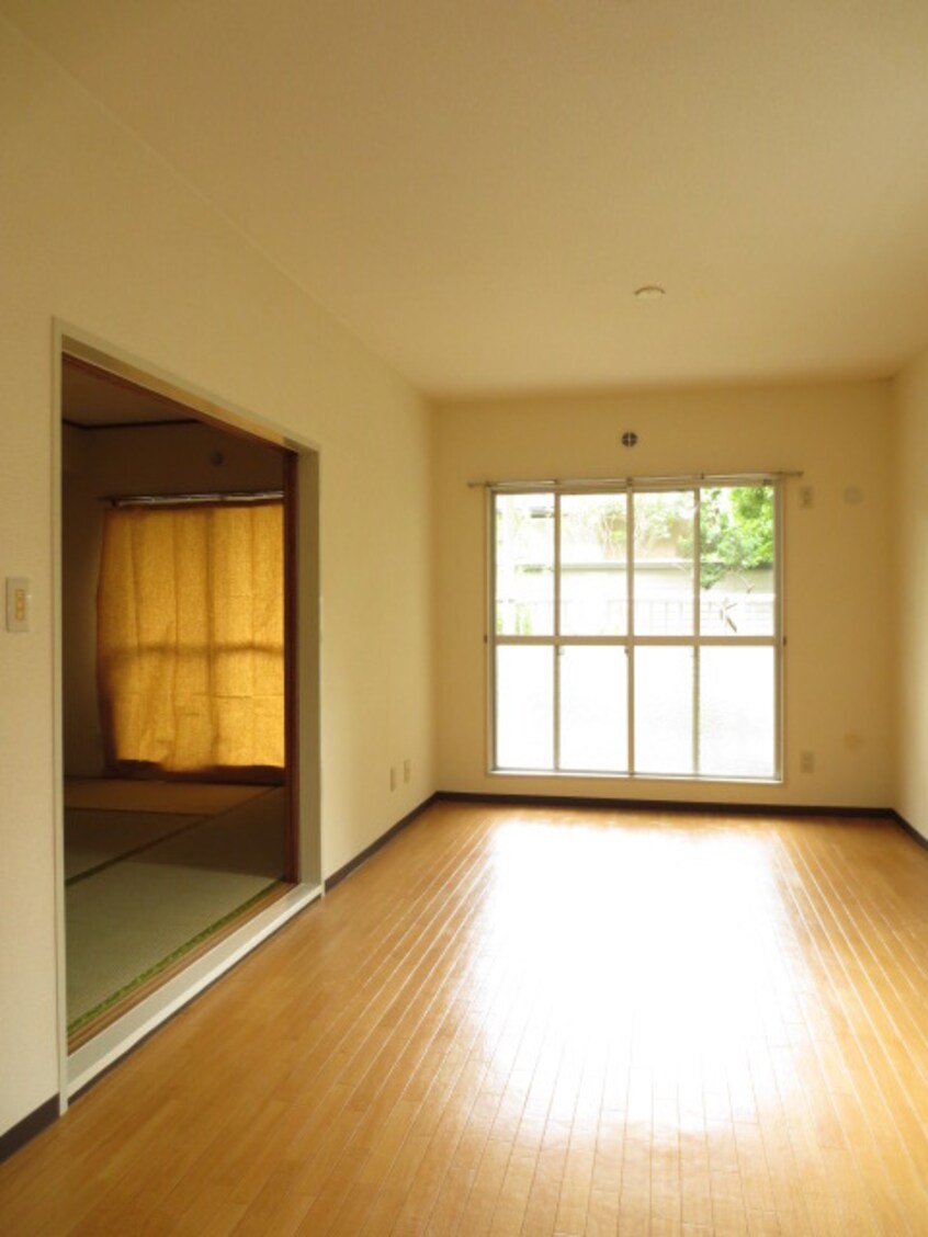 居室 エレーヌ水沢