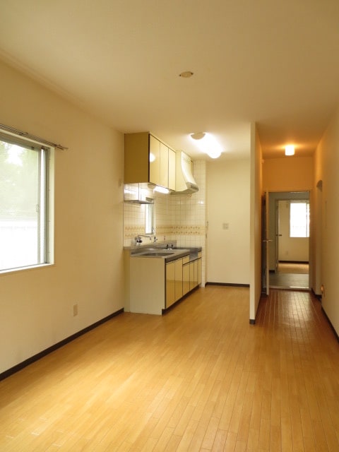 居室 エレーヌ水沢