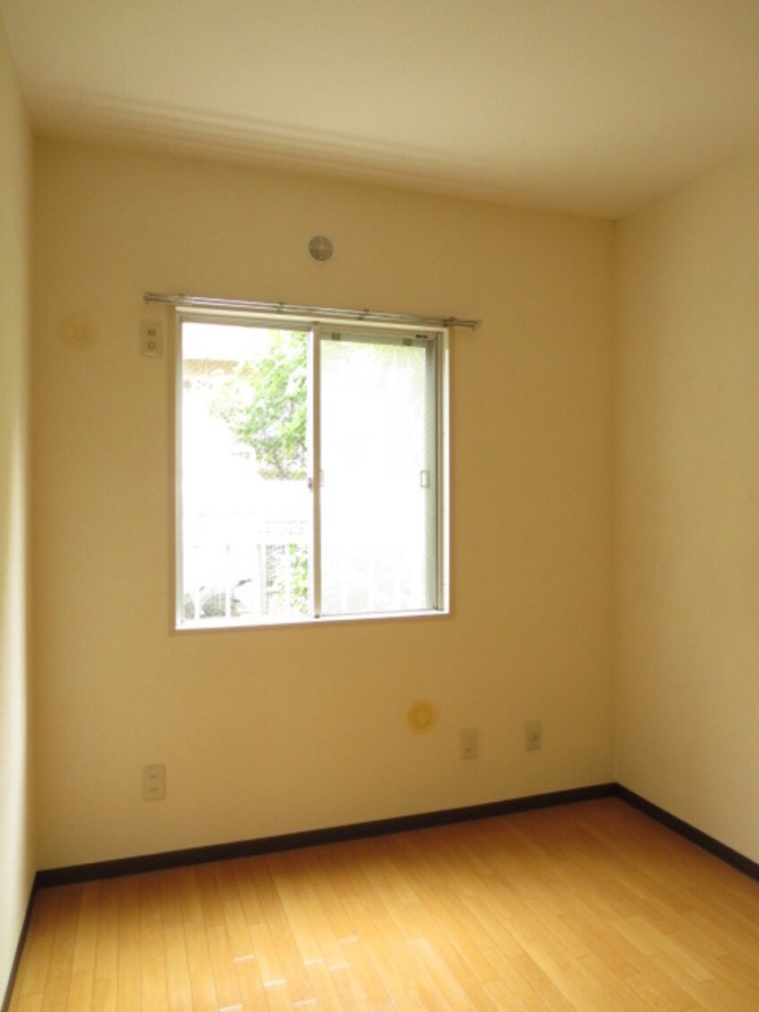 居室 エレーヌ水沢