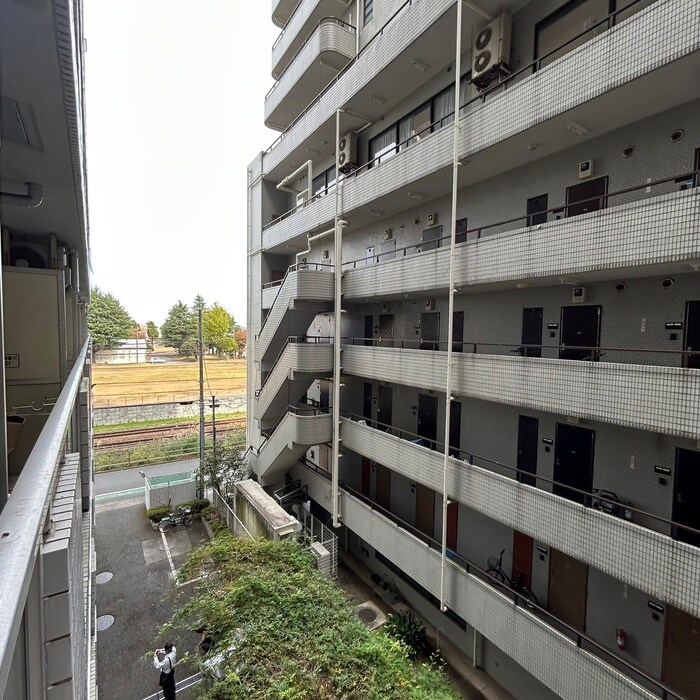 室内からの展望 ﾎｰﾕｳｺﾝﾌｫﾙﾄ相模原Ⅱ（409）