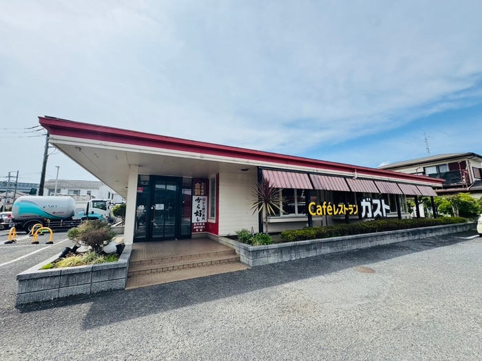 ガスト 倉見店(その他飲食（ファミレスなど）)まで946m ブレッサ・クラミ