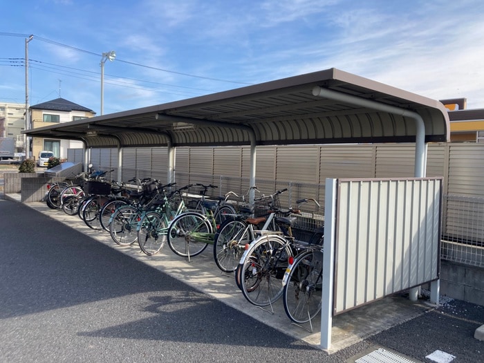 駐輪場 グランドソレ－ユ
