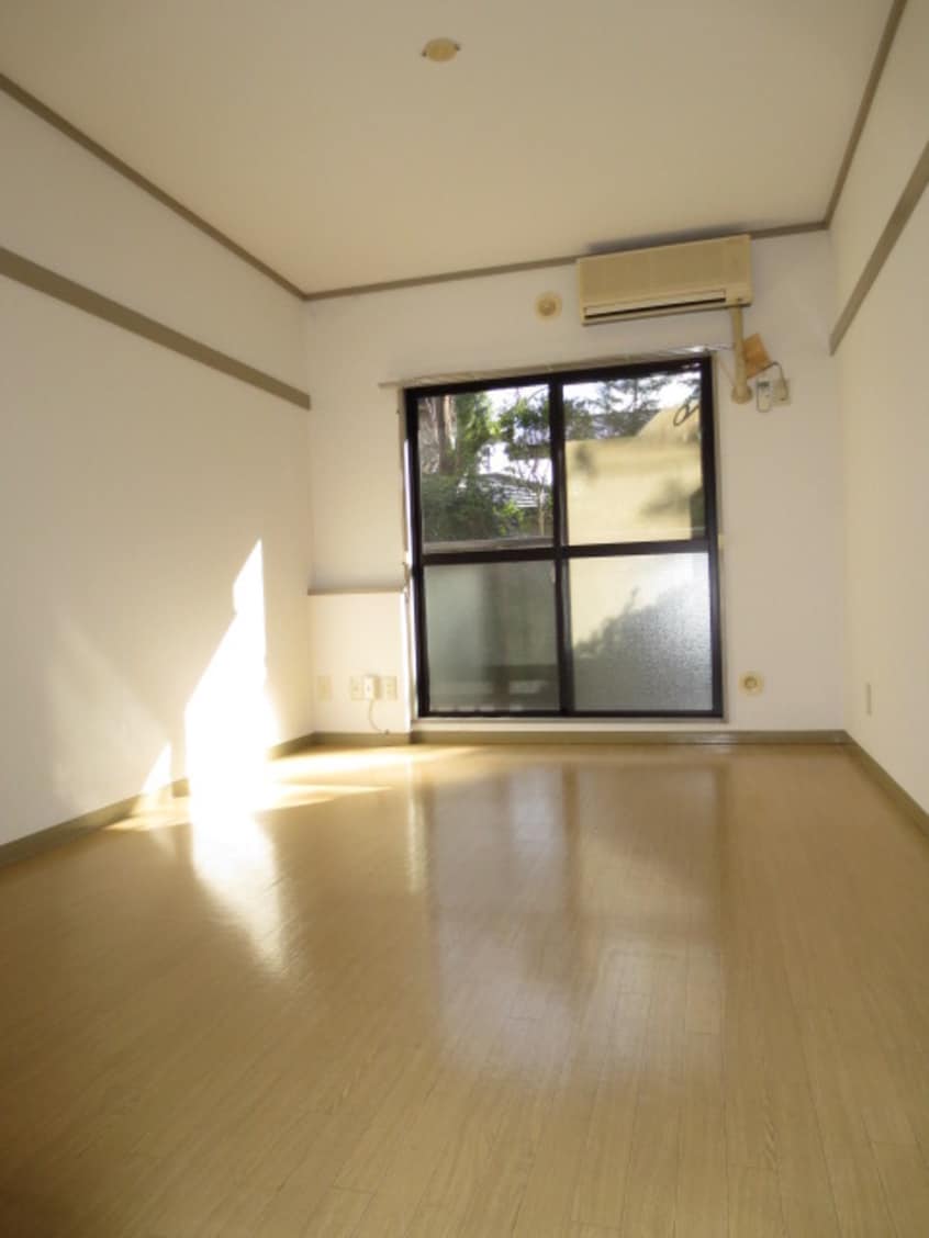 居室 フレ－ル南林間