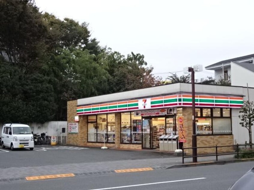 セブンイレブン町田市民ホール前店(コンビニ)まで100m ハイツイラゴ