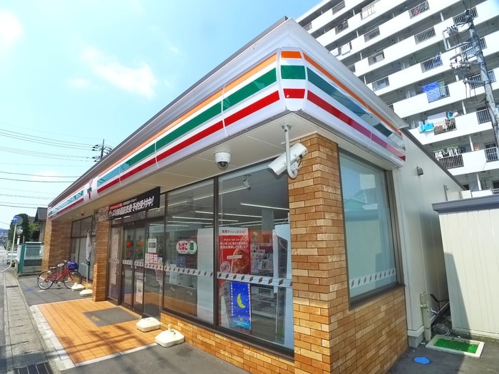 セブンイレブン(コンビニ)まで195m サンイング松戸