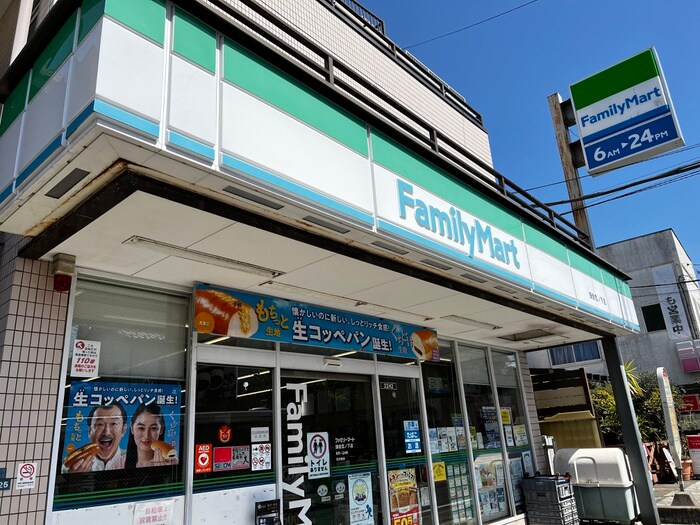 ファミリーマート鎌倉雪ノ下店(コンビニ)まで516m 仮）荏柄A-2