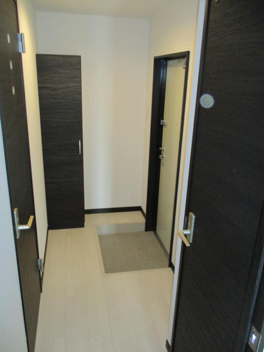 廊下 Ｅｍｉｇｒａｎｔ