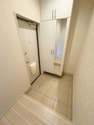 玄関 ナリトモ仁戸名B