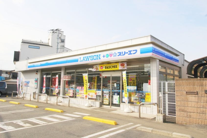 ローソン＋スリーエフ(コンビニ)まで400m ベックアパートメント東川口