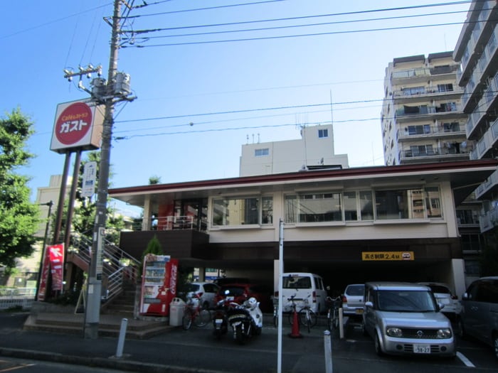 ガスト伊勢佐木長者町(その他飲食（ファミレスなど）)まで80m ピア　セントラル