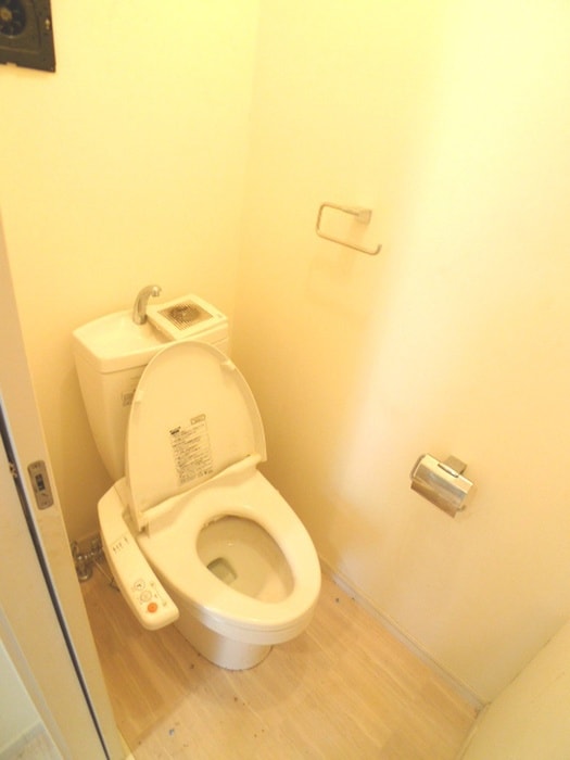 トイレ URBAN COURT BRILLER