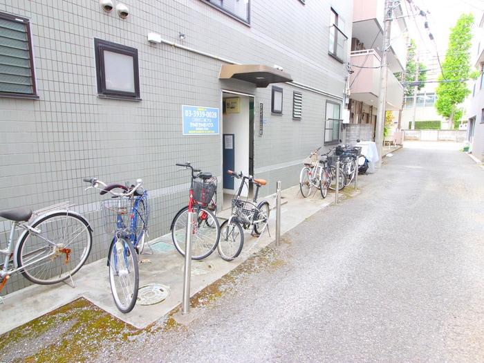 駐輪場 クレイドル本橋