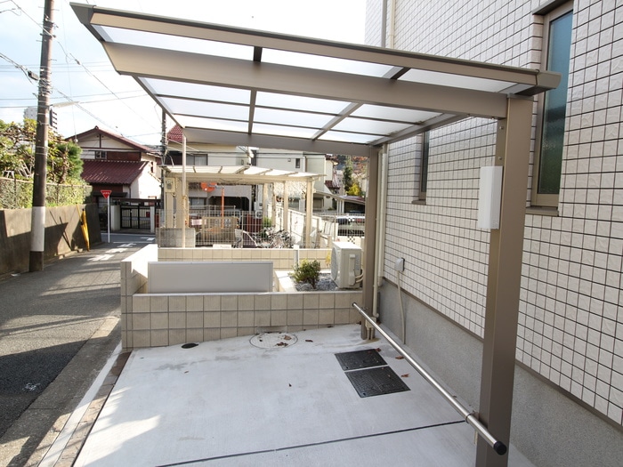 駐輪場 クロッシェ
