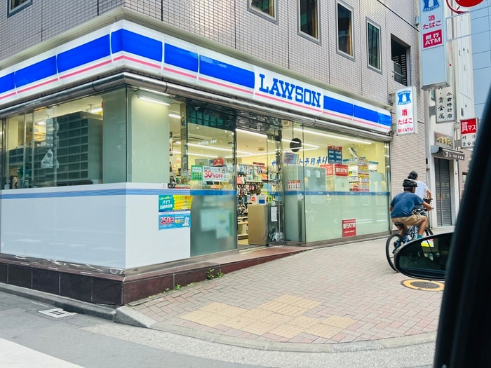 ローソン(コンビニ)まで160m エスティメゾン銀座