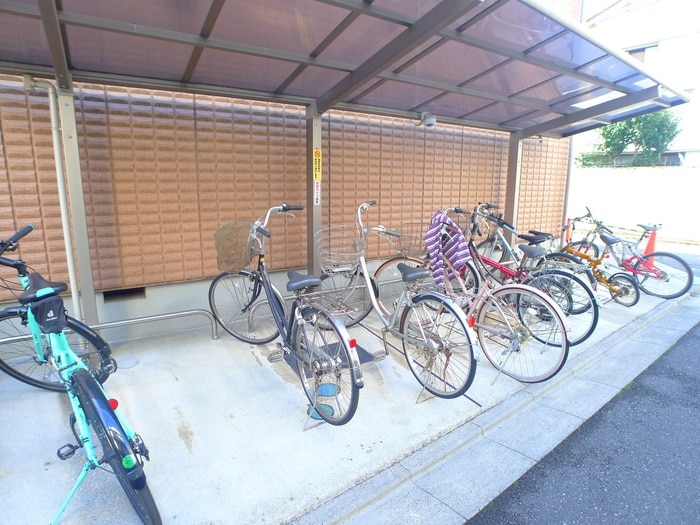 駐輪場 イルグランディ