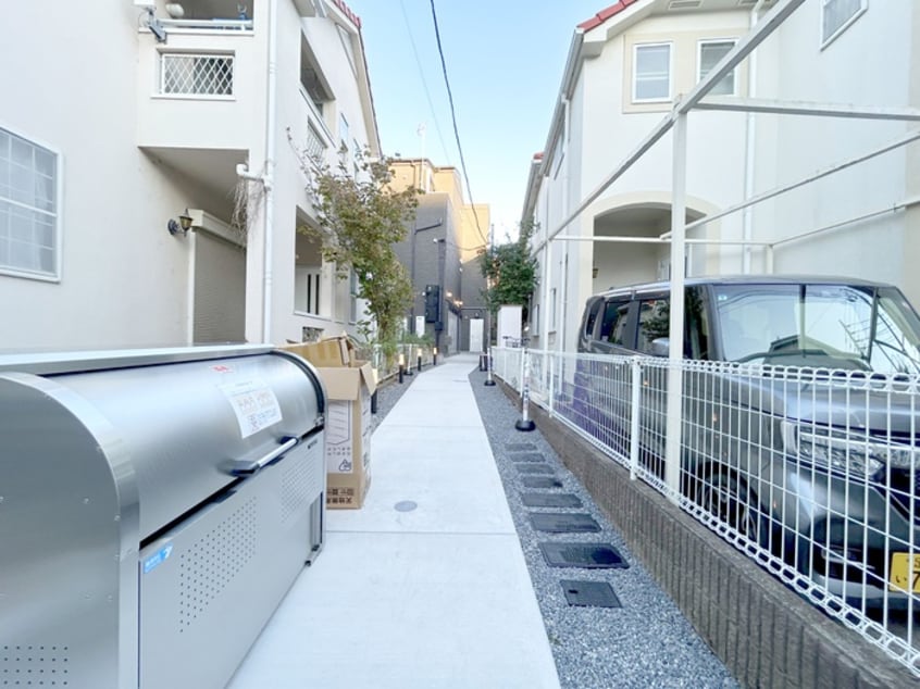 駐輪場 カインドネス亀有