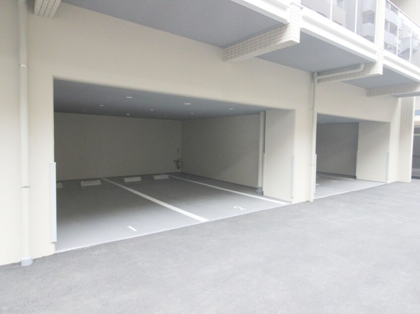 駐車場 コンフォリア新宿