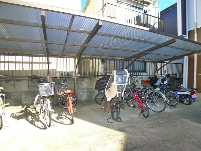 駐輪場 メゾントパ－ズ