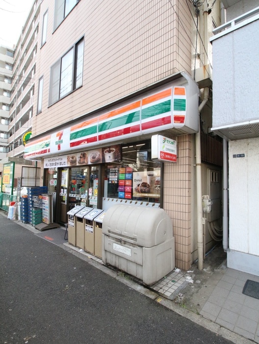セブンイレブン(コンビニ)まで150m ザ・コートハウス十条Ⅱ