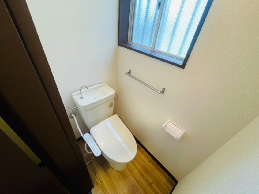 トイレ ア－デルホ－ム