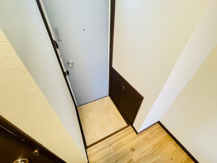 玄関 ア－デルホ－ム