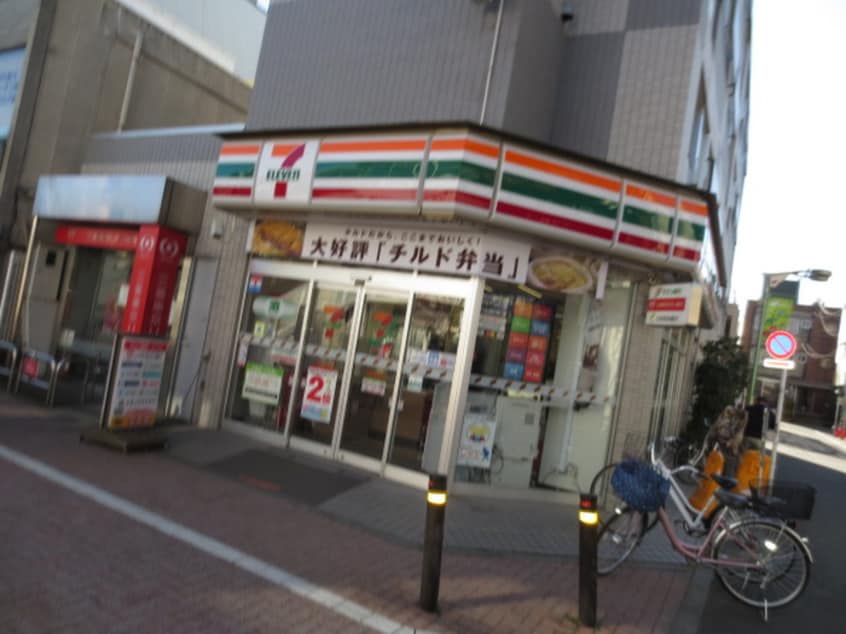 セブンイレブン(コンビニ)まで220m フローラ浜田山Ⅱ